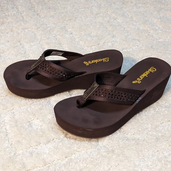 Skechers | Shoes | Sketchers Dark Brown 3 Wedge Slip On Flip  display picture 1